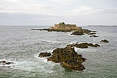 devant les remparts de Saint Malo 